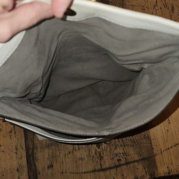 VINCE CAMUTO Plum White Pebbled Leather Shoulder Bag NWOT - Picture 8 of 11